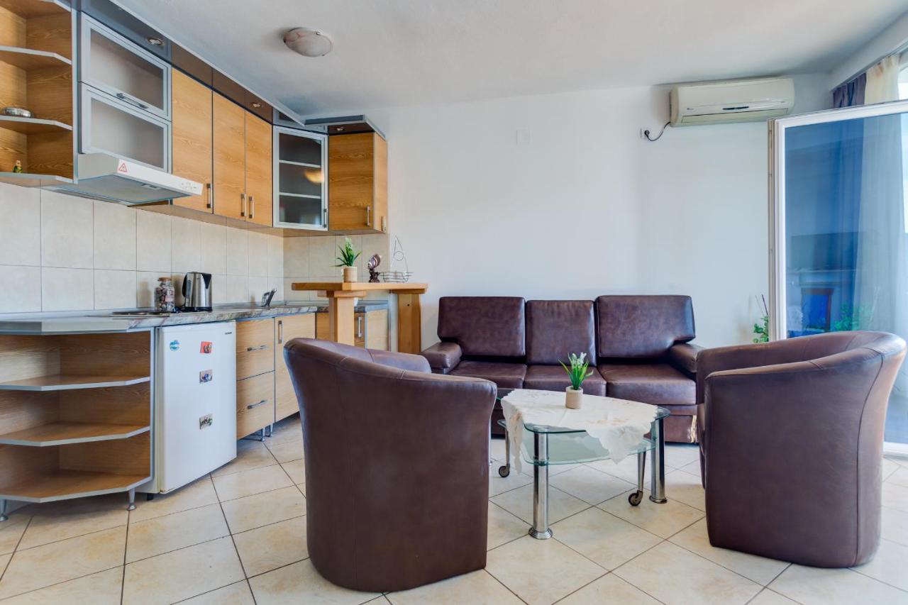 Apartments Vesna ติวัต ภายนอก รูปภาพ