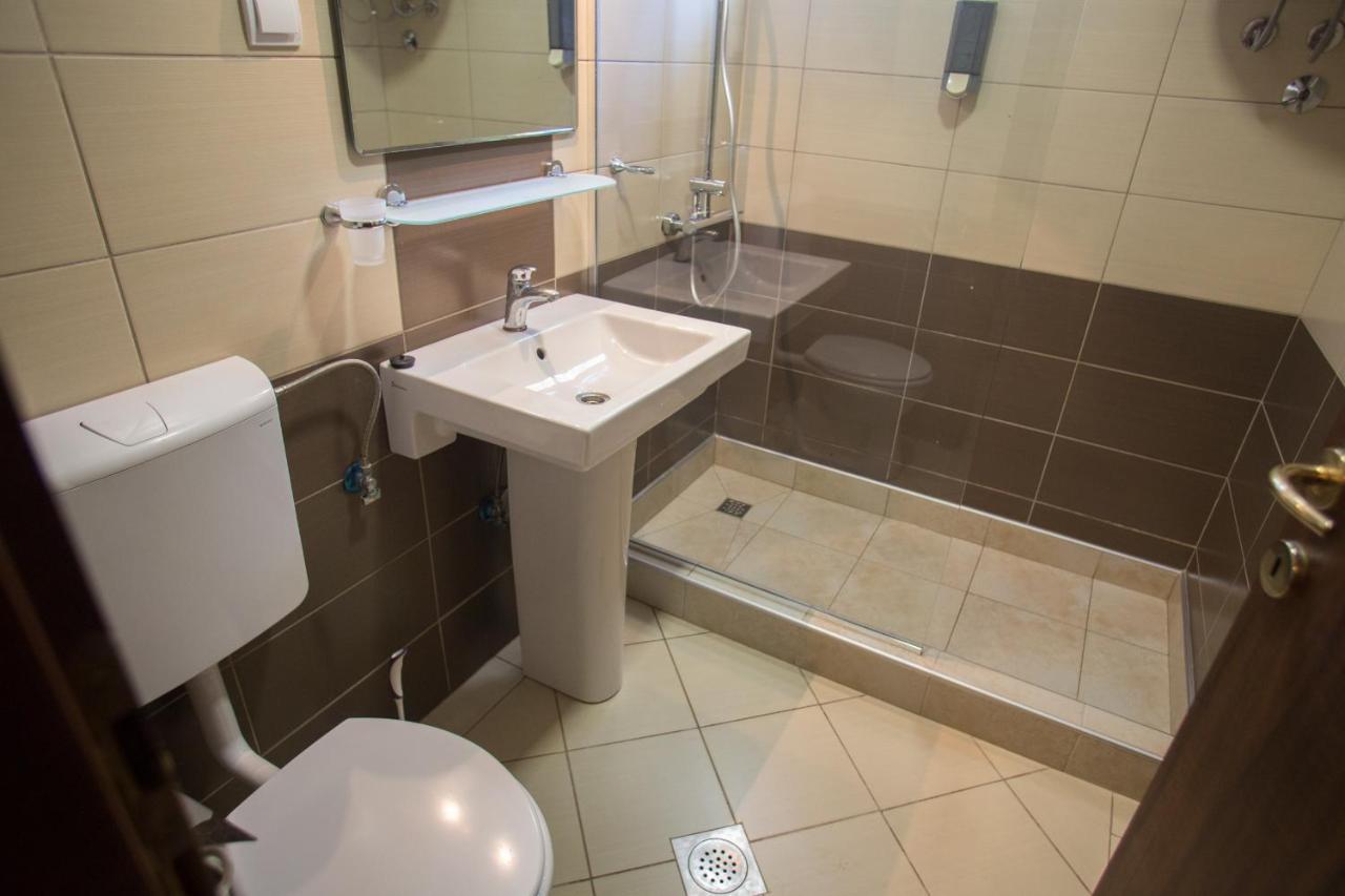 Apartments Vesna ติวัต ภายนอก รูปภาพ