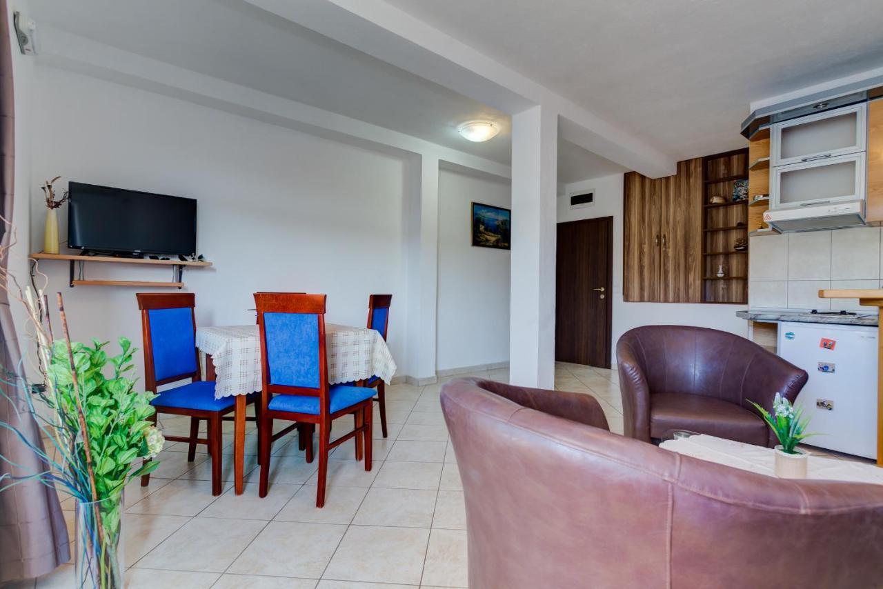 Apartments Vesna ติวัต ภายนอก รูปภาพ